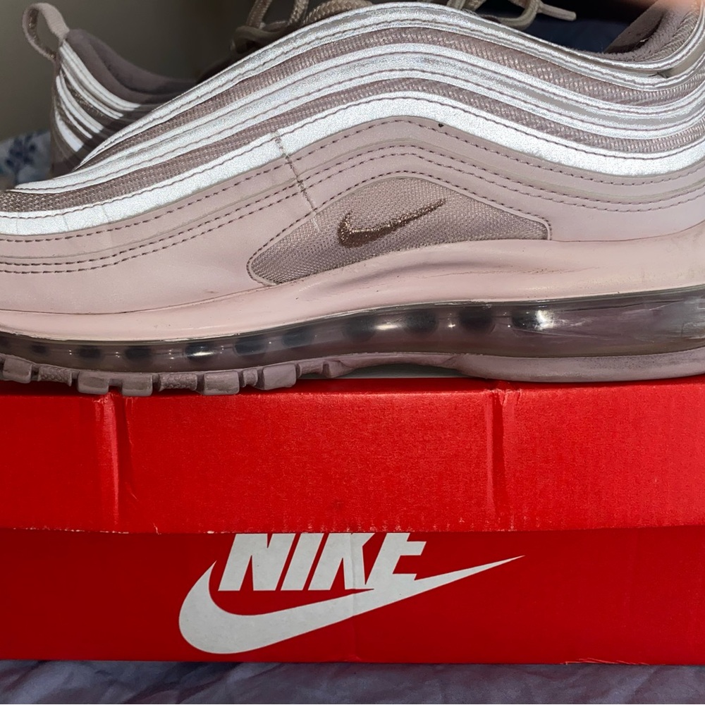Nike Air Max 97 in Barely Rose